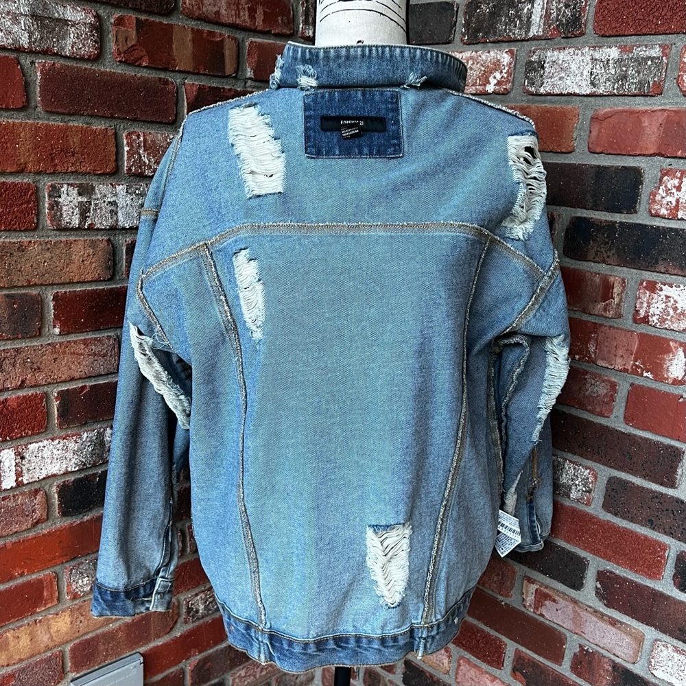 FOREVER 21 DISTRESSED JEAN JACKET SIZE SMALL - Picture 6 of 12